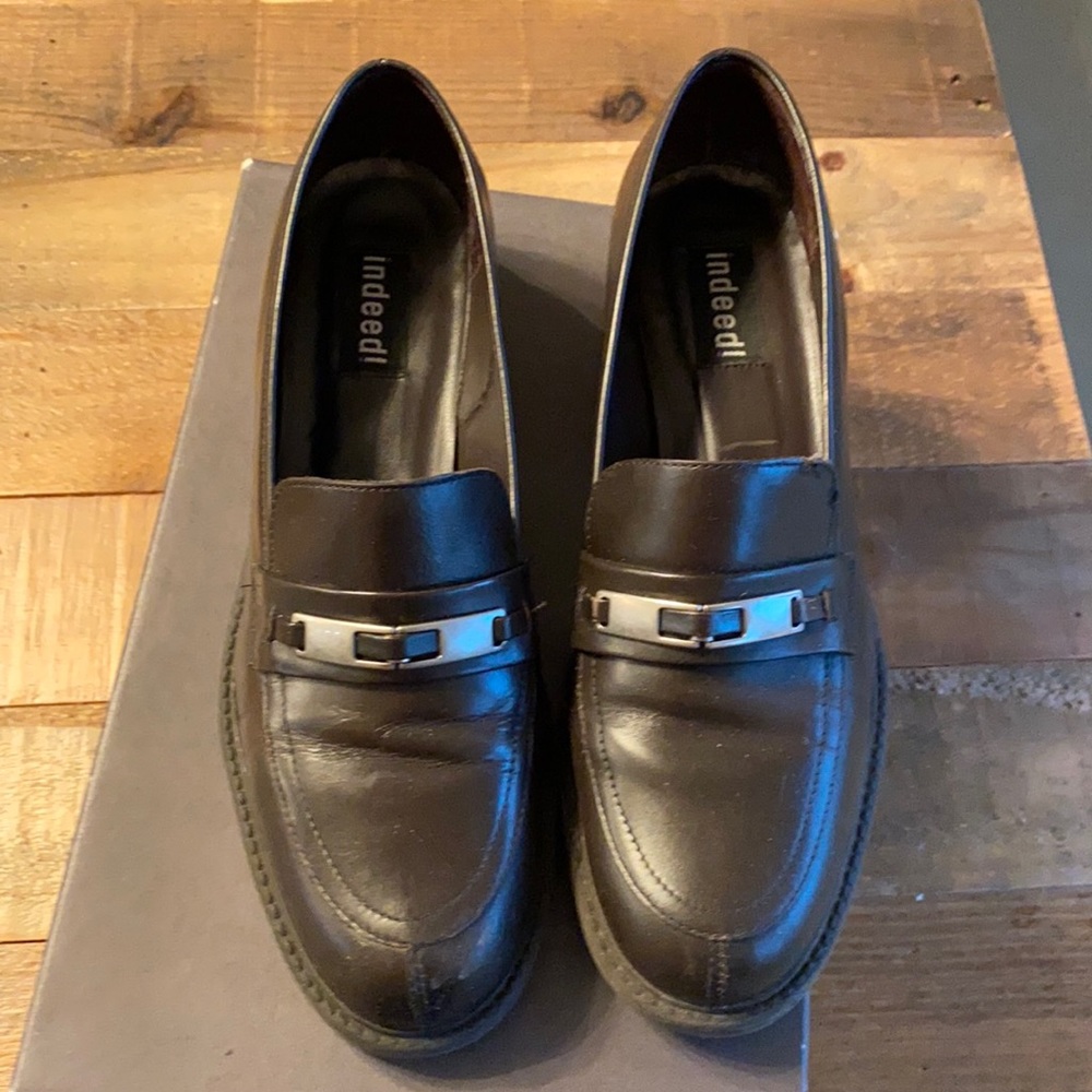 Indeed brown flat loafers size 8